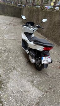 Predam Hondu PCX 125 - 4