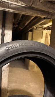 Continental 255/40r19 - 4