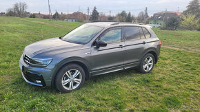 Volkswagen Tiguan R-line black. - 4