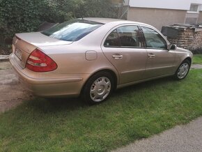 Mercedes-Benz E 220 CDI - 4