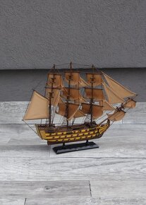 Plachetnica model – HMS Victory . - 4