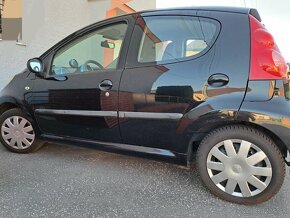 Peugeot 107, 4 dverové, čierne - 4