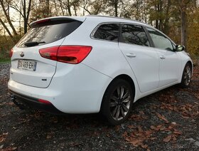 Kia Cee´d Premium 1,6CRDi 128k, panorama, navigácia, AUTOMAT - 4