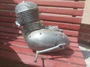 Jawa ČZ 175 motor - 4