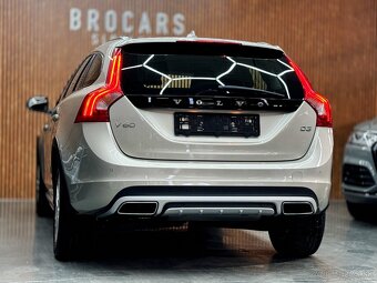 Volvo V60 D3 Cross Country 2.0D,Momentum,1Majiteľ - 4