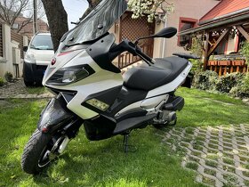 Aprilia sr max 300 - 4