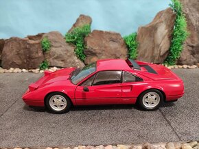 Prodám model 1:18 Ferrari 328GTB KYOSHO - 4