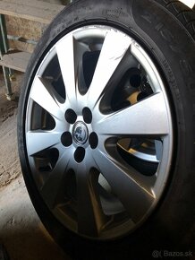 Elektróny Toyota 215/50 R17 na letných pneu - 4