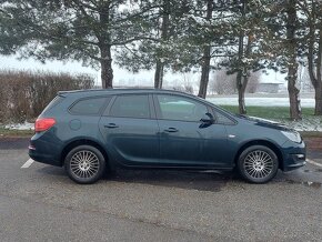 Opel Astra Sport Tourer Drive 1.4 benzín - 4