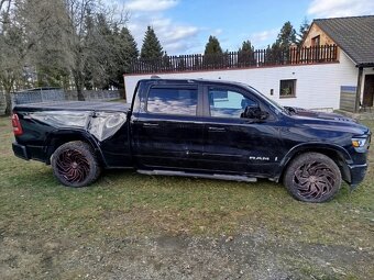 Dodge RAM 5.7 V8 , LARAMIE , 4x4 , full vybava , 2022 rok - 4