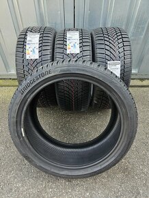 Nové zimní pneu Bridgestone 235/40 R19 - 4