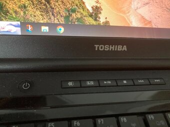 Notebook Toshiba Satelite - na nenáročnú prácu - 4