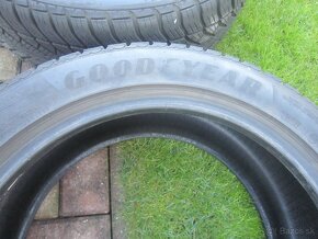 245/45R18 100V zimne pneu Goodyear UG 8 Performance - 4