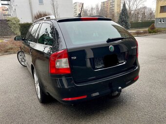 Škoda Octavia Combi 2.0 Tdi Cr Elegance DSG - 4