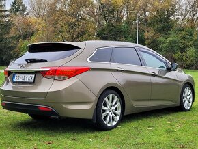 HYUNDAI i40 1.7 CRDi automat model 2012 - 4