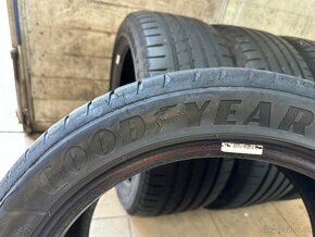 235/45R17 letne - 4