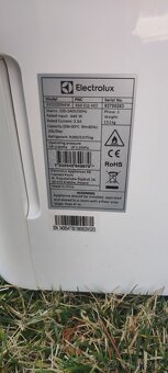 Odvlhčovač vzduchu Electrolux EXD20DN4W - 4