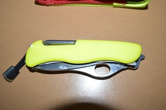 predam novy nozik Victorinox Rescue Tool - 4