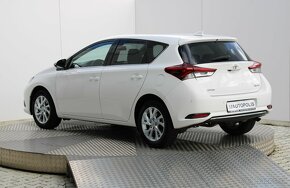 TOYOTA Auris 1,6i 97 kW - 4