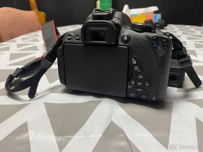 Canon EOS Rebel T5i (EOS-700D) - 4