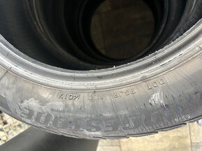 225/50r17 - 4