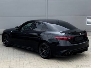 Alfa Romeo Giulia 2.9 Twin Turbo V6 510 AT QV - 4