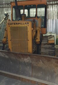 Buldozer caterpillar D4 - 4