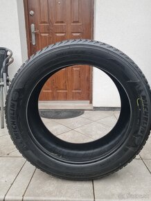 Predám zimné pneumatiky Michelin 255/45 R20 - 4