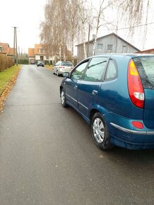 Predam Nissan almera Tino 2.2 TDI 84kw - 4