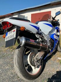 Suzuki GSX-R 600 K1 - 4