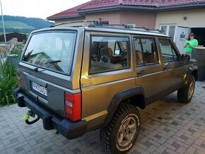 JEEP CHEROKEE XJ - 4