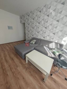 PREDAJ 2-izbový byt s balkónom, 57,60 m2, po rekonštrukcii - - 4