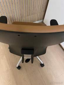 ERGONOMICKÁ KANCELÁRSKA STOLIČKA - STÁLA nová 300 eur - 4