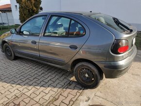 Renault Megane 1.6 - 4