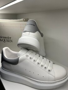 Alexander McQueen vel.44 - 4