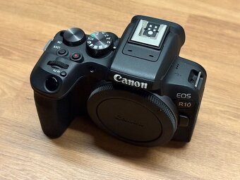 Canon EOS R10 (telo) - 4