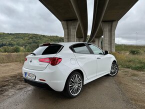 Predám Alfa Romeo Giulietta 1.4 T-jet - 4