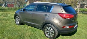 Kia sportage 1,7Crdi 2015 max vybava alcantra.par.kamera - 4