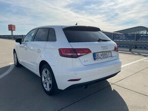 Audi A3 Sportback 30 TFSI S-tronic SR - 4