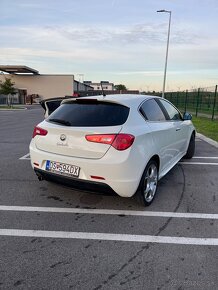 Alfa Romeo Giulietta Distinctive - 4