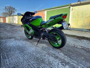 KAWASAKI NINJA ZX9R - 4