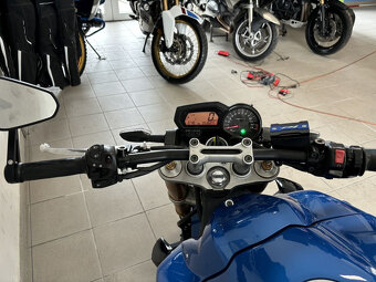 Yamaha FZ1 - 4