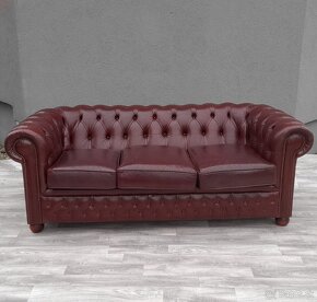 Pohovka Chesterfield. - 4