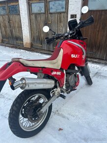 Suzuki DR 750 BIG - 4