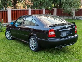 Škoda Octavia RS 1.8T SEDAN - 4