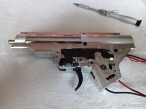 Prodám 2,5 retroarms mech s motorem - 4