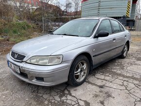 Honda Accord 2.0i LS - 4