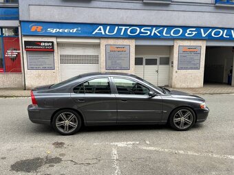 Volvo S60 D5 MY2006 manuál - 4