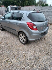 Rozpredam Opel Corsa D 1.2 63kw A12XER 2012 - 4