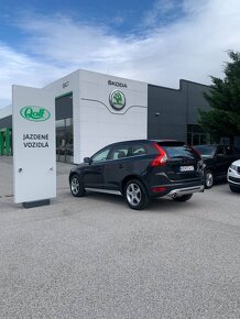 Volvo XC60 D3 AWD R-Design Geartronic - 4